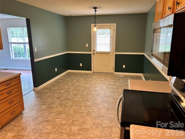 2042 Rocketts Way, Newton, NC 28658