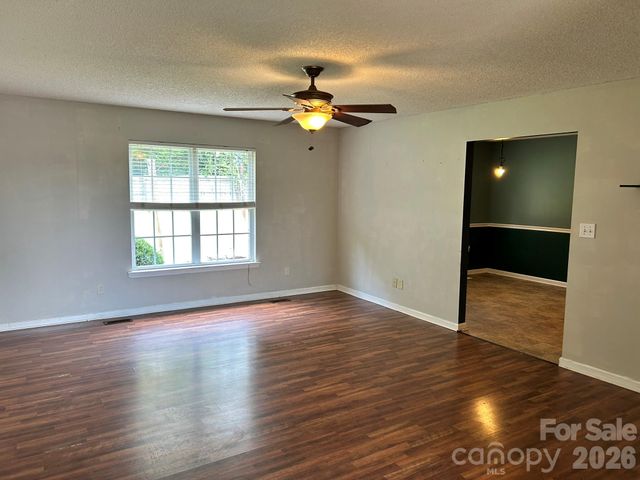2042 Rocketts Way, Newton, NC 28658