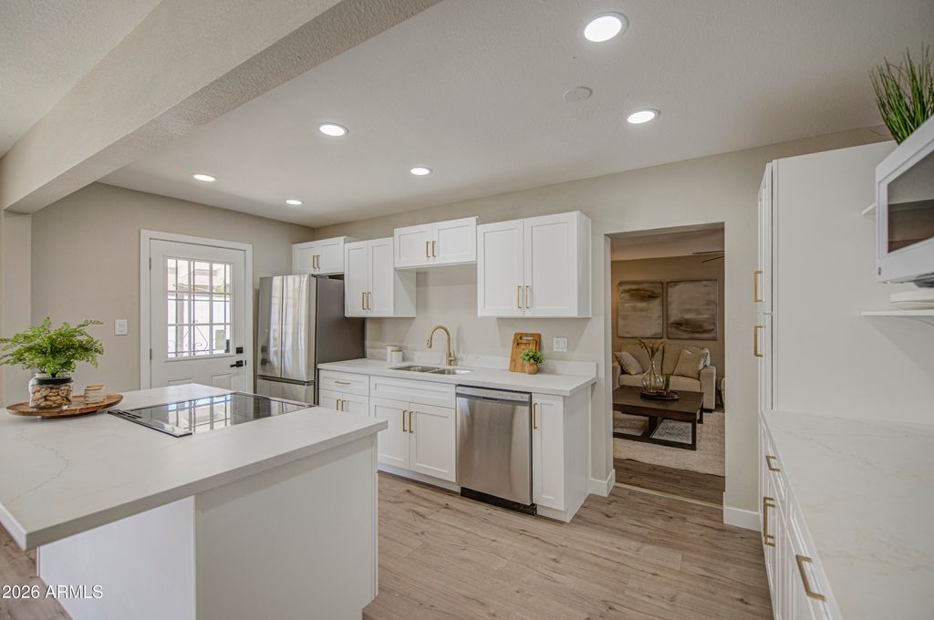 4750 N 39TH Drive, Phoenix, AZ 85019 — photo 5