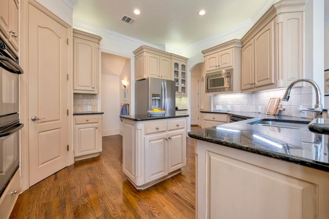 221 Versailles Lane, Keller, TX 76248