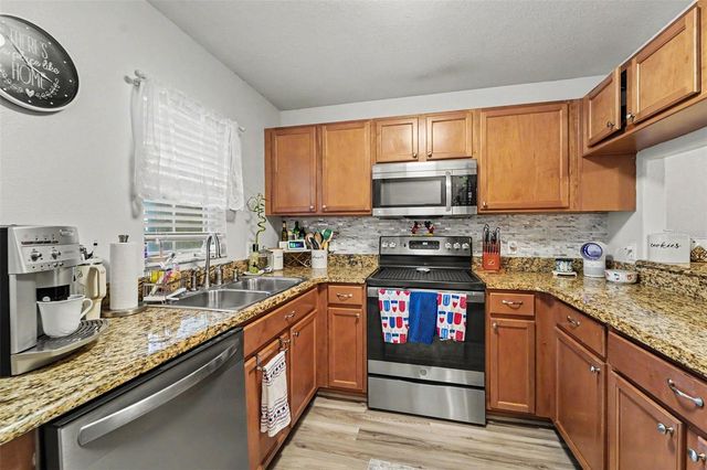 6255 TIMBERLY LN, Zephyrhills, FL 33542