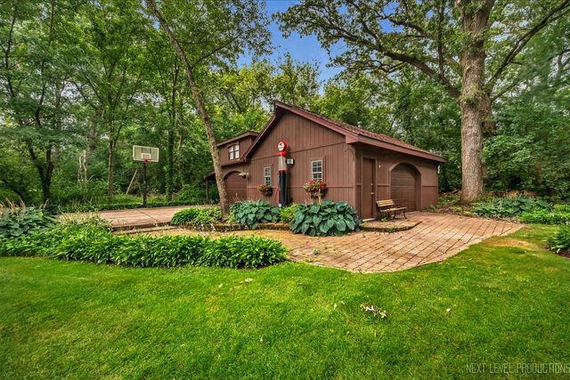 40W815 S Bridle Creek Drive, St. Charles, IL 60175