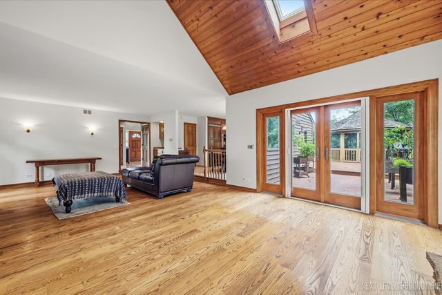 40W815 S Bridle Creek Drive, St. Charles, IL 60175