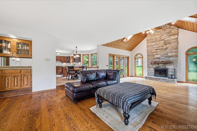 40W815 S Bridle Creek Drive, St. Charles, IL 60175