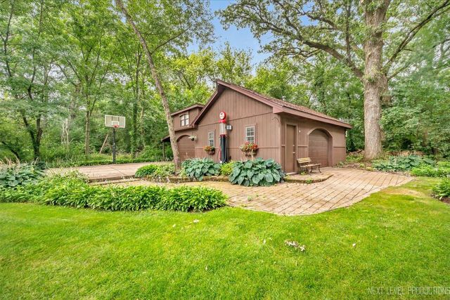 40W815 S Bridle Creek Drive, St. Charles, IL 60175