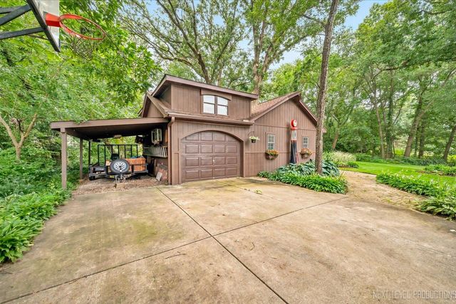 40W815 S Bridle Creek Drive, St. Charles, IL 60175