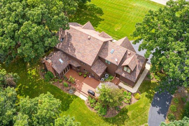 40W815 S Bridle Creek Drive, St. Charles, IL 60175