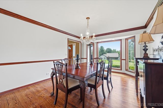 40W815 S Bridle Creek Drive, St. Charles, IL 60175