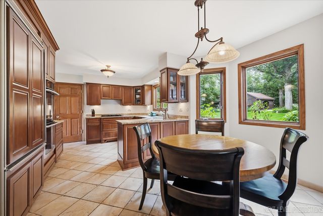 40W815 S Bridle Creek Drive, St. Charles, IL 60175