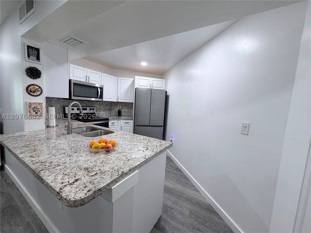 9731 Fontainebleau Blvd F108, Miami, FL 33172