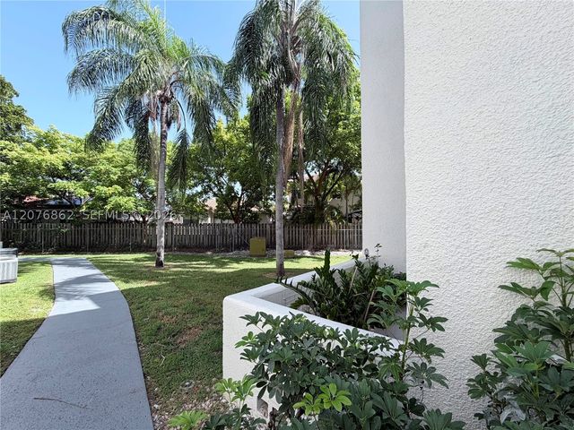 9731 Fontainebleau Blvd F108, Miami, FL 33172