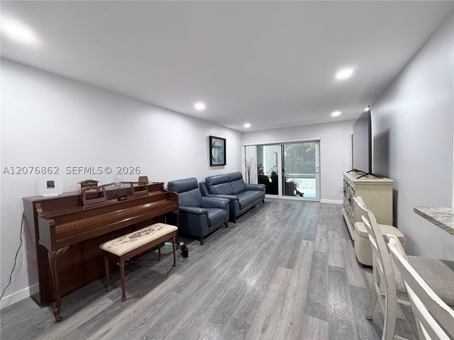 9731 Fontainebleau Blvd F108, Miami, FL 33172