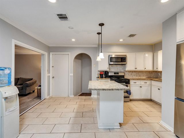 9934 Tiltree Street, Houston, TX 77075