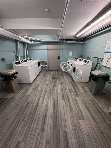 20 Central St 215, Salem, MA 01970