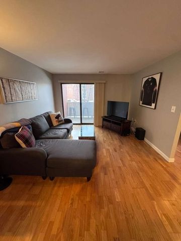 20 Central St 215, Salem, MA 01970