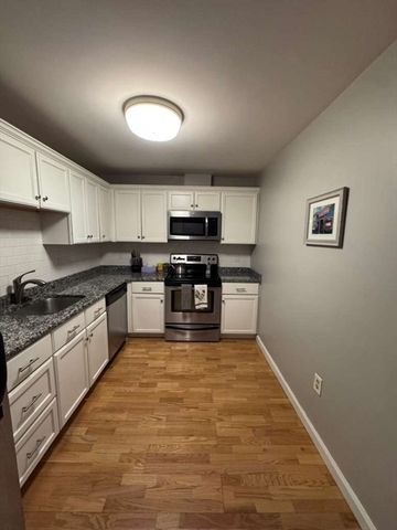 20 Central St 215, Salem, MA 01970