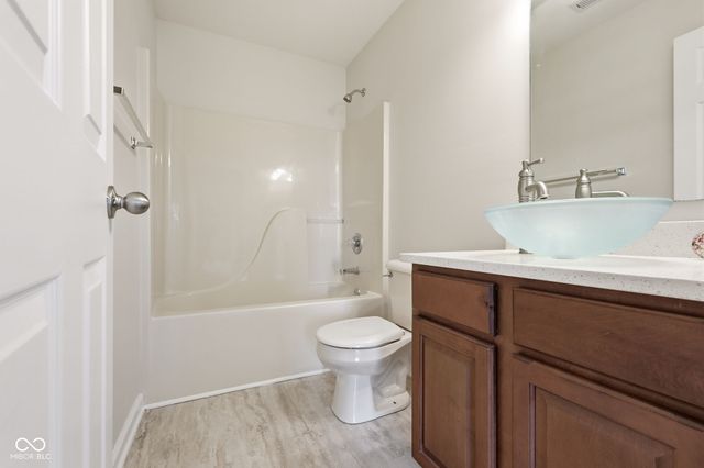 11095 Cool Winds Way, Fishers, IN 46037