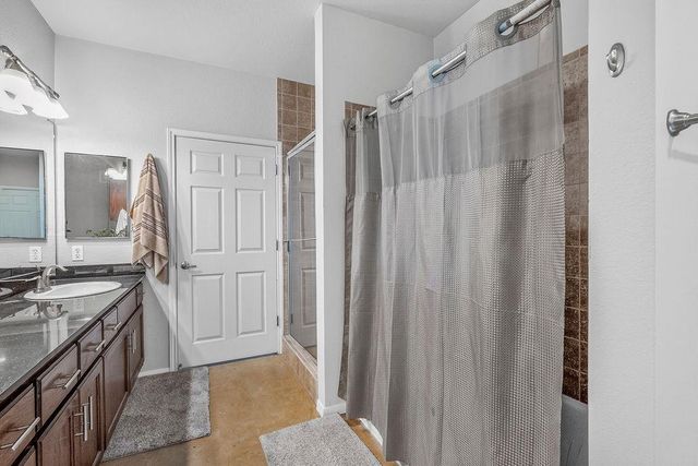 910 W 25th ST 406, Austin, TX 78705