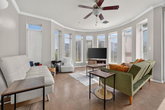910 W 25th ST 406, Austin, TX 78705