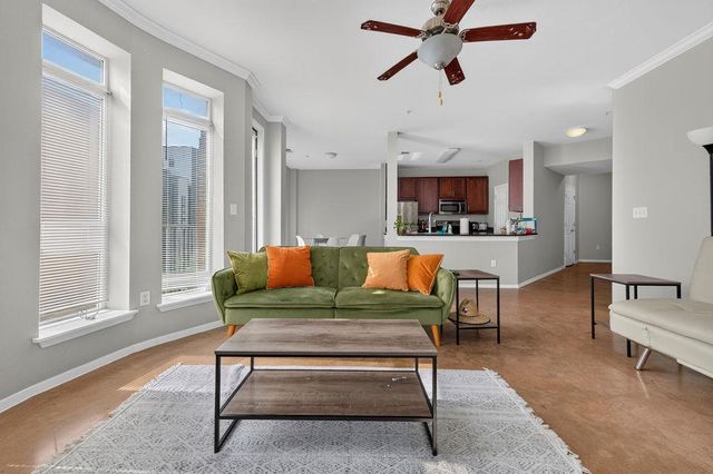 910 W 25th ST 406, Austin, TX 78705
