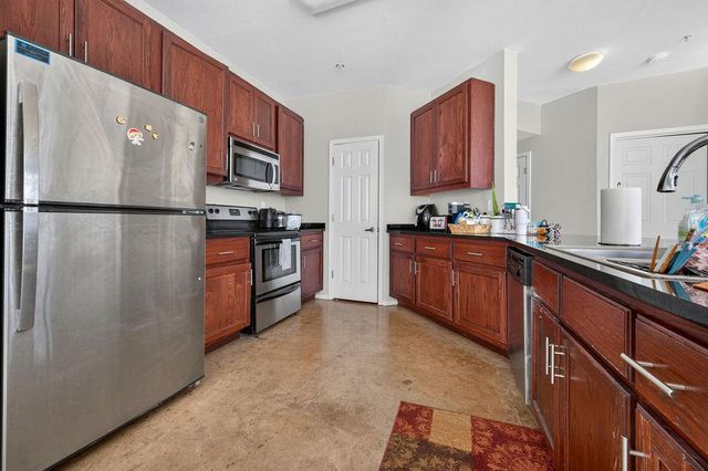 910 W 25th ST 406, Austin, TX 78705