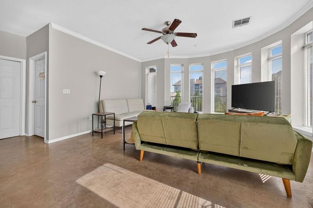 910 W 25th ST 406, Austin, TX 78705