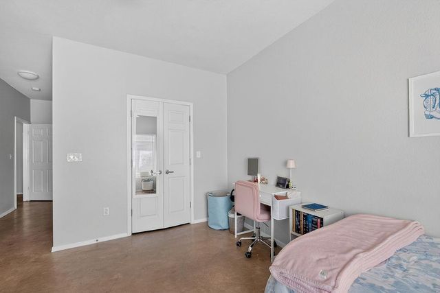 910 W 25th ST 406, Austin, TX 78705