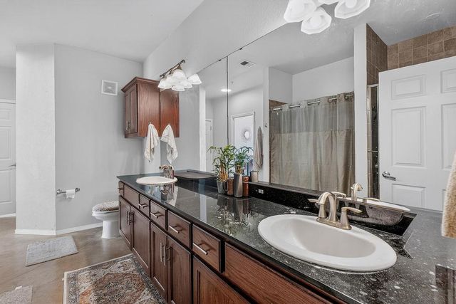 910 W 25th ST 406, Austin, TX 78705