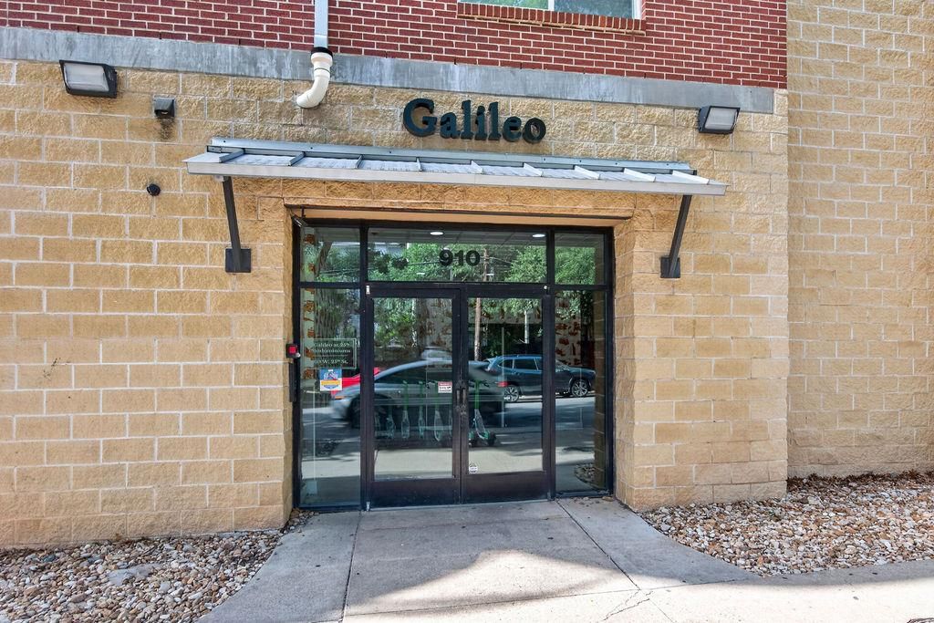 910 W 25th ST 406, Austin, TX 78705