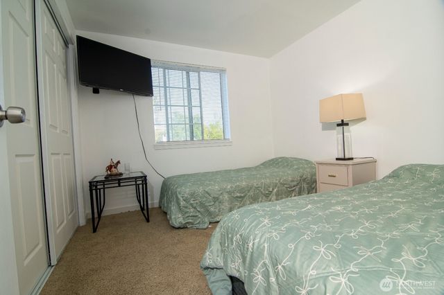 32825 17th Ave SW, Federal Way, WA 98023