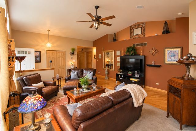 4618 Lalique Court, Joliet, IL 60431