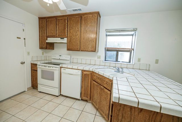 2516 Walnut Grove Way, Modesto, CA 95355