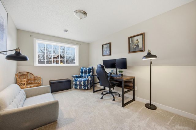 609 5th Street E, Horace, ND 58047