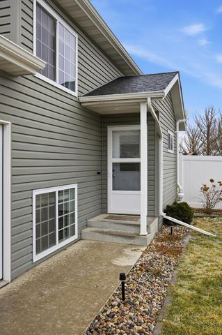 609 5th Street E, Horace, ND 58047