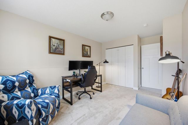 609 5th Street E, Horace, ND 58047