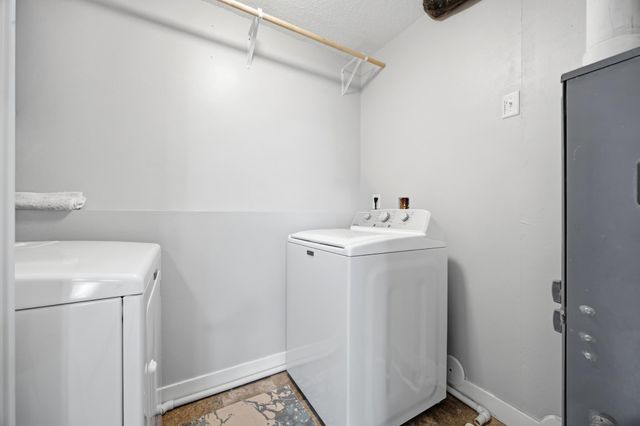 609 5th Street E, Horace, ND 58047