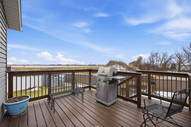 609 5th Street E, Horace, ND 58047