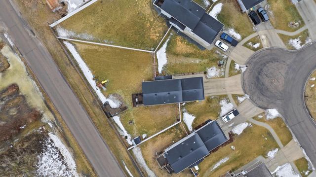 609 5th Street E, Horace, ND 58047