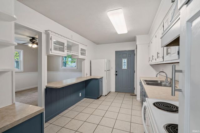 556 Broad Avenue, Nappanee, IN 46550