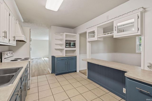 556 Broad Avenue, Nappanee, IN 46550