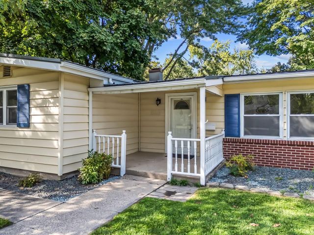 556 Broad Avenue, Nappanee, IN 46550