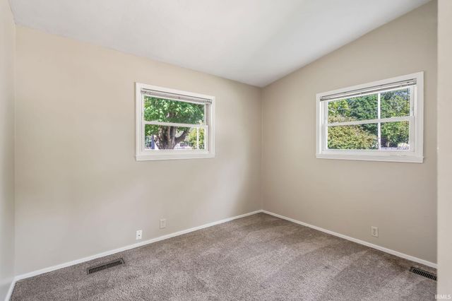 556 Broad Avenue, Nappanee, IN 46550