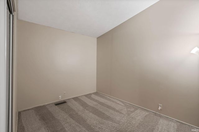 556 Broad Avenue, Nappanee, IN 46550