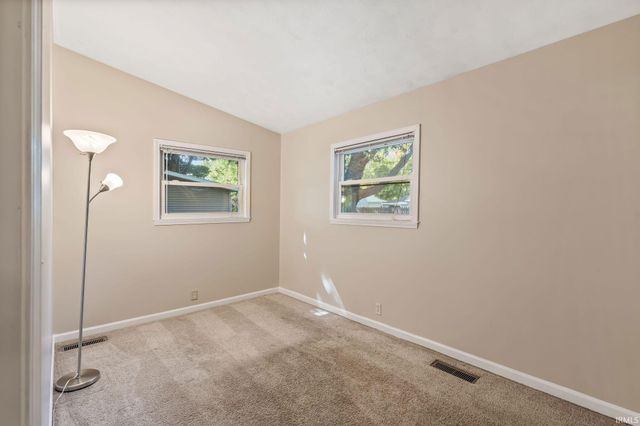 556 Broad Avenue, Nappanee, IN 46550