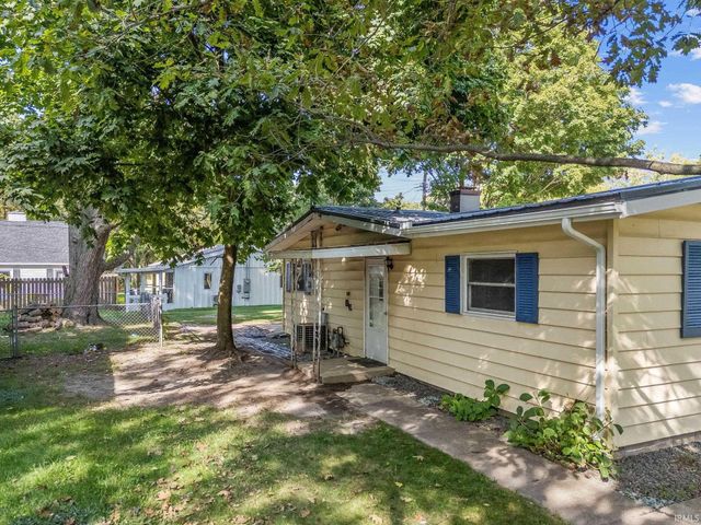 556 Broad Avenue, Nappanee, IN 46550