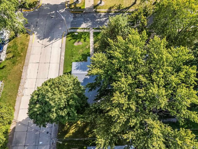 556 Broad Avenue, Nappanee, IN 46550