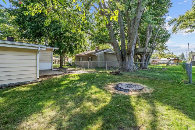 556 Broad Avenue, Nappanee, IN 46550