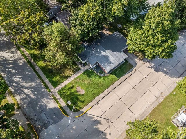 556 Broad Avenue, Nappanee, IN 46550