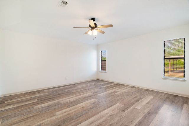 2815 Ballard Drive, Paris, TX 75460