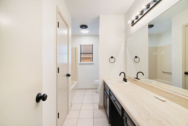 2815 Ballard Drive, Paris, TX 75460